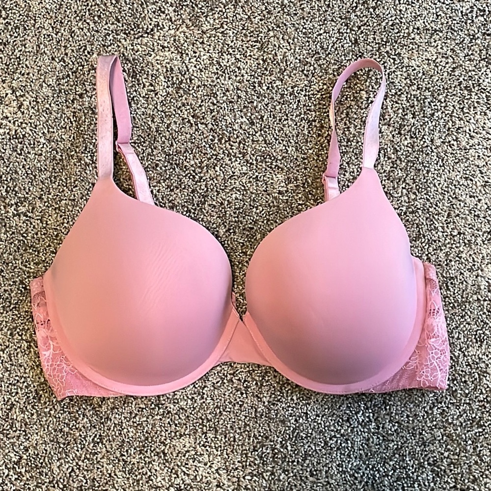 Victoria’s Secret pink t-shirt push up bra, size 36DD